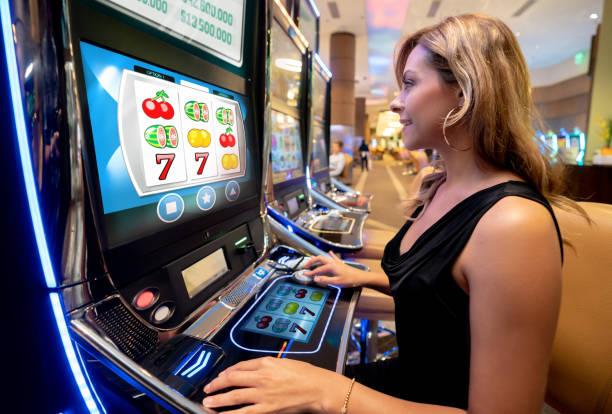 Bandar Ceme round progression showing card deal and comparison on gowin789 apk
